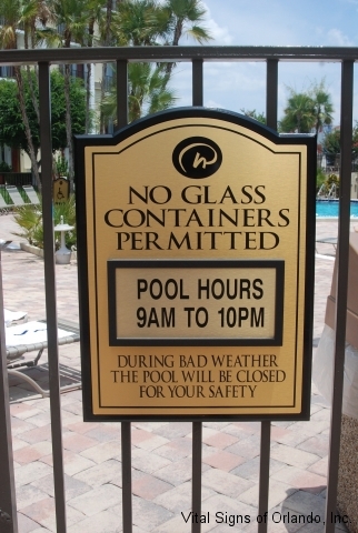 no-glass-pool-sign-on-gate